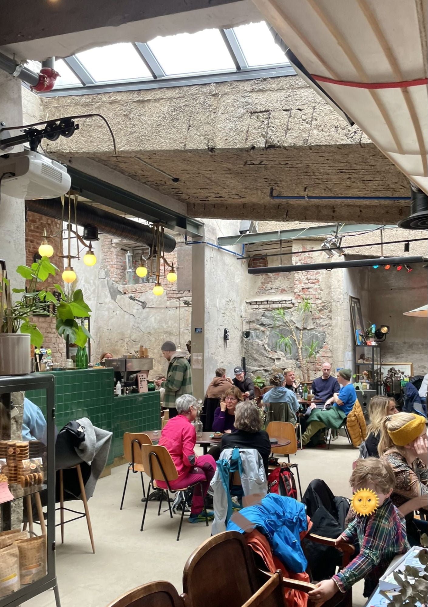 Kruttverket som ligger ved alnaelva i Oslo med gjester i kafeen