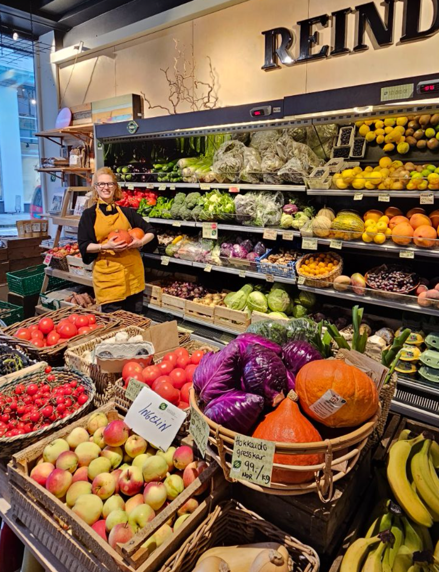 Frukt og grønt i butikken Reindyrka som selger økologisk mat i Bergen